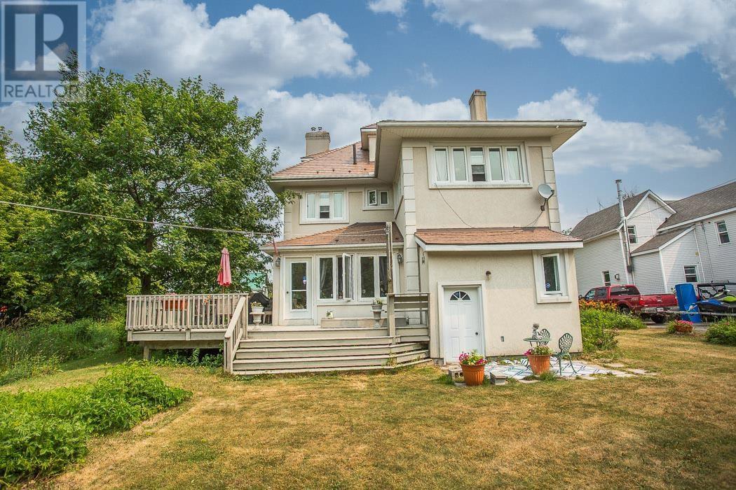 17 Huron ST W - 29