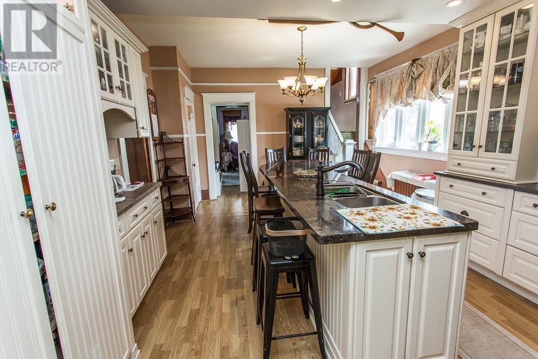17 Huron ST W - 3
