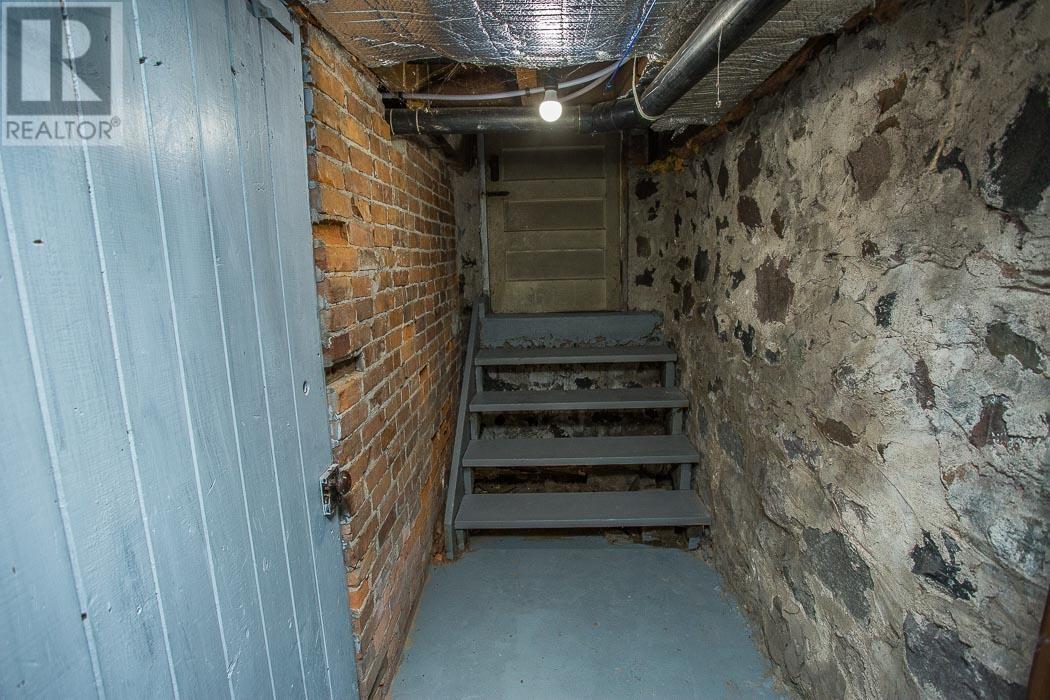 17 Huron ST W - 30