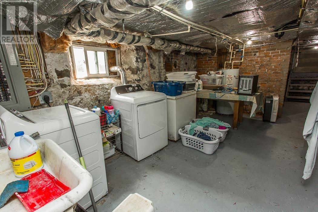 17 Huron ST W - 32