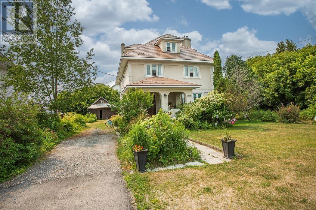 17 Huron ST W - 36