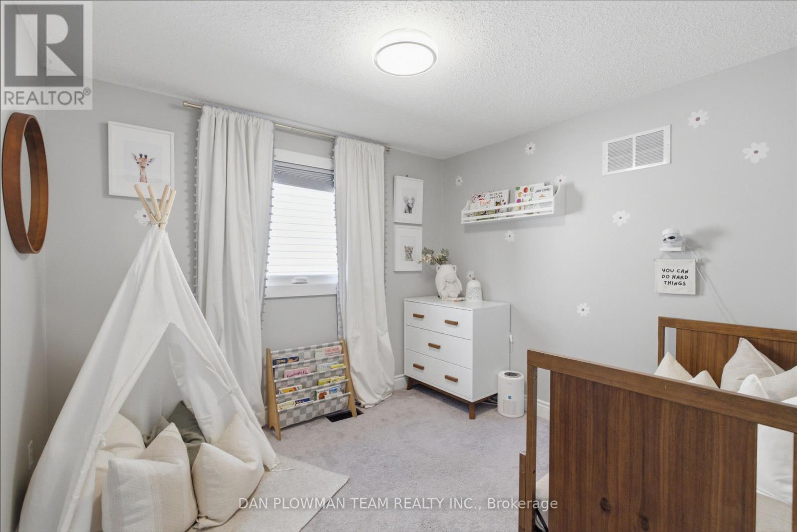 93 KIRBY CRESCENT - 18