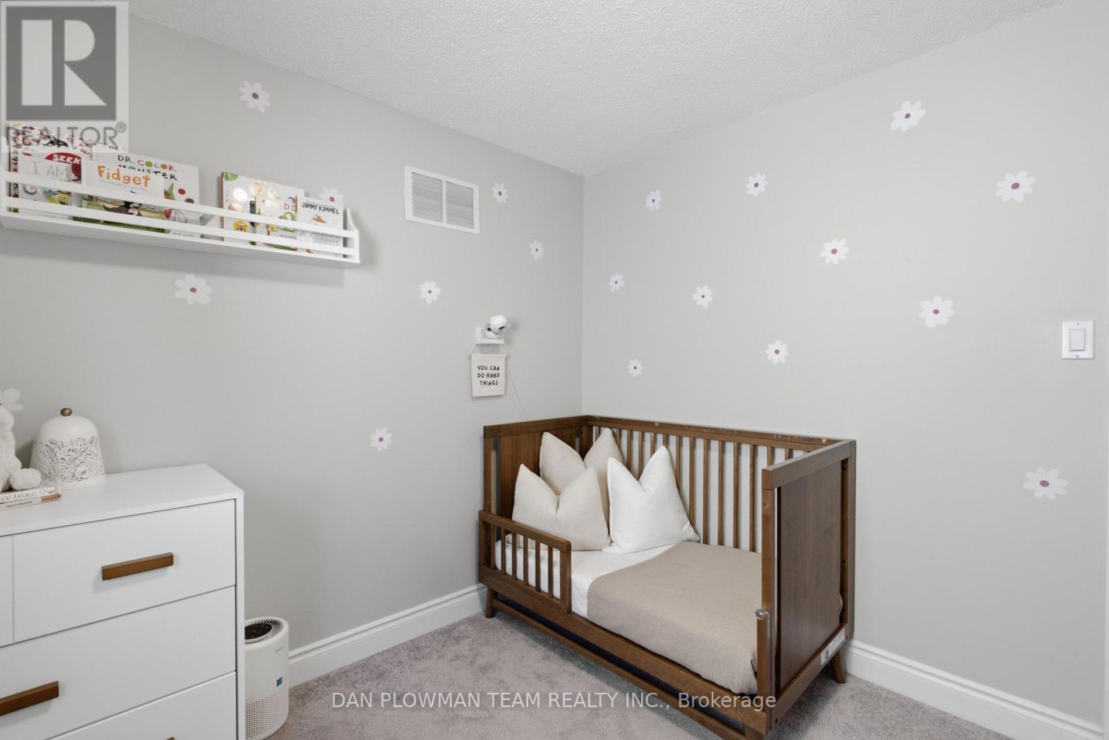 93 KIRBY CRESCENT - 19