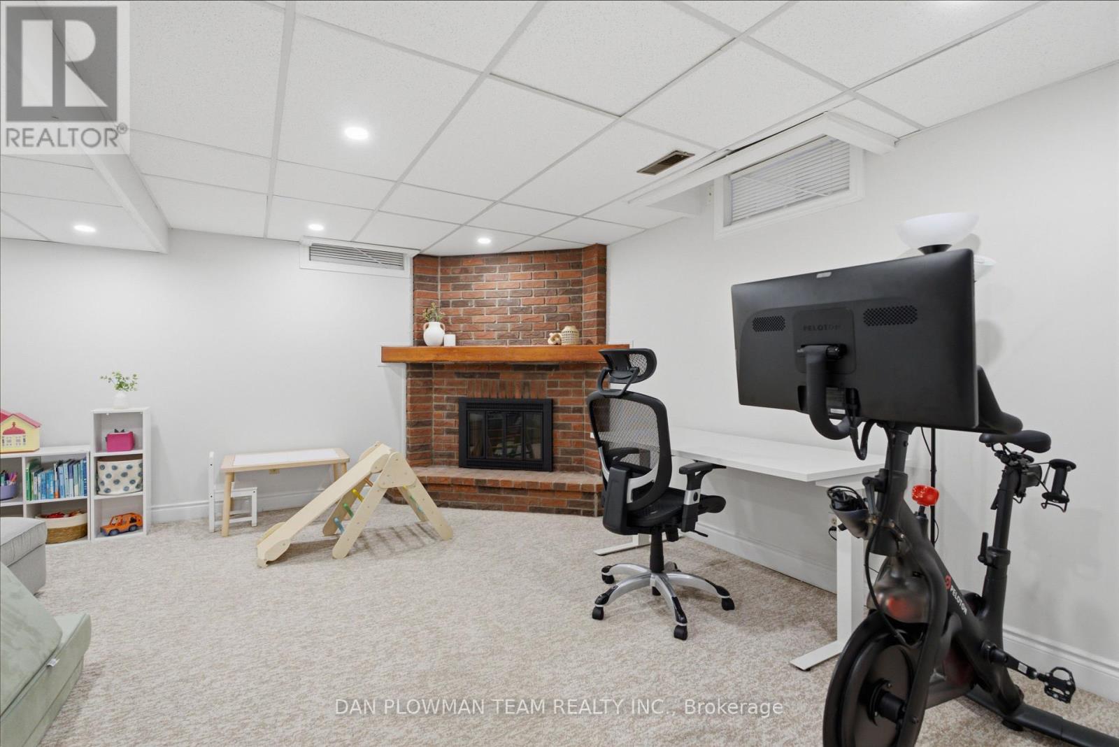 93 KIRBY CRESCENT - 24