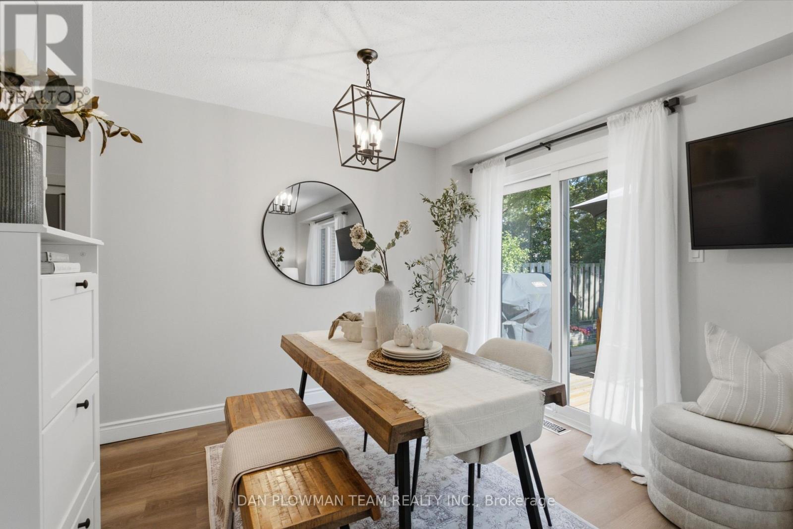 93 KIRBY CRESCENT - 8