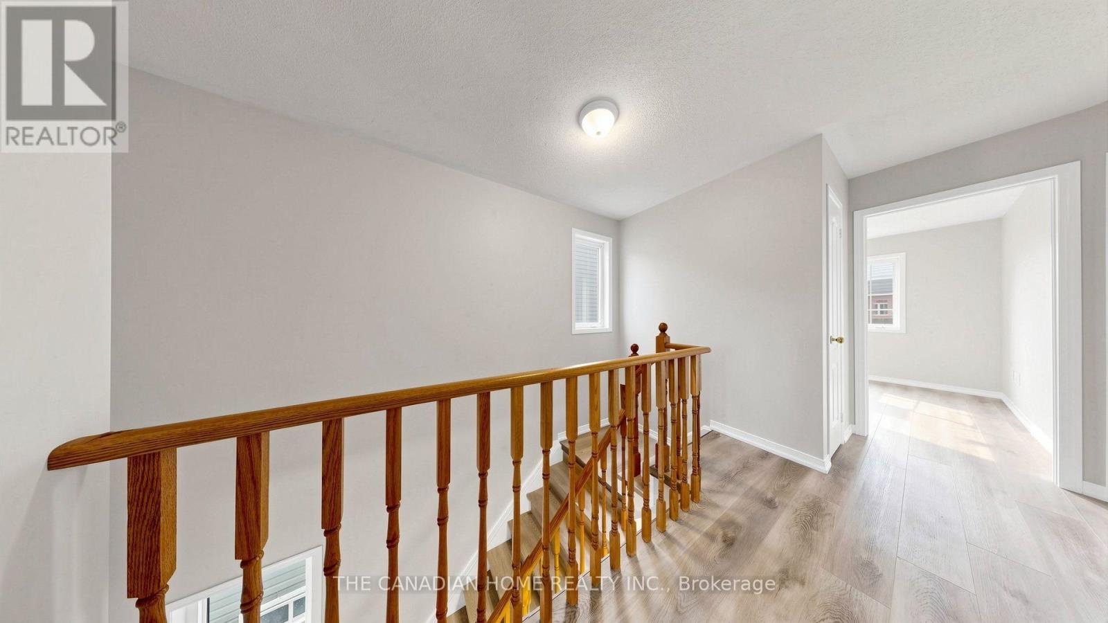 31 LAURENDALE AVENUE - 25