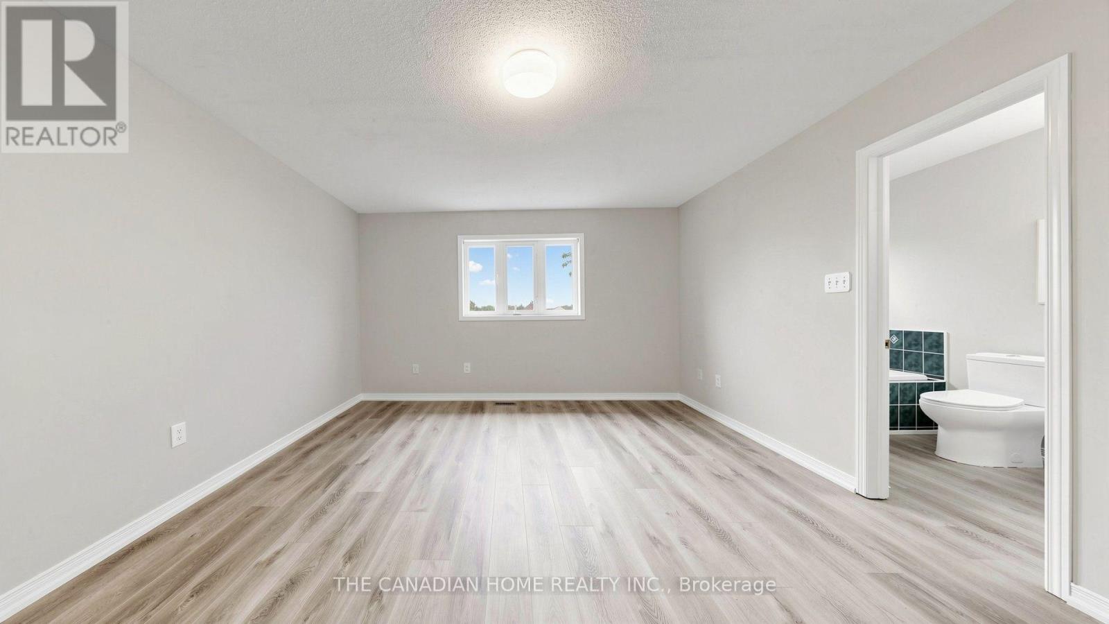 31 LAURENDALE AVENUE - 28