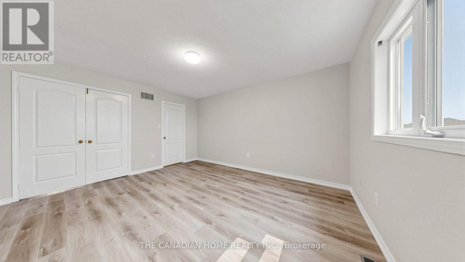 31 LAURENDALE AVENUE - 30