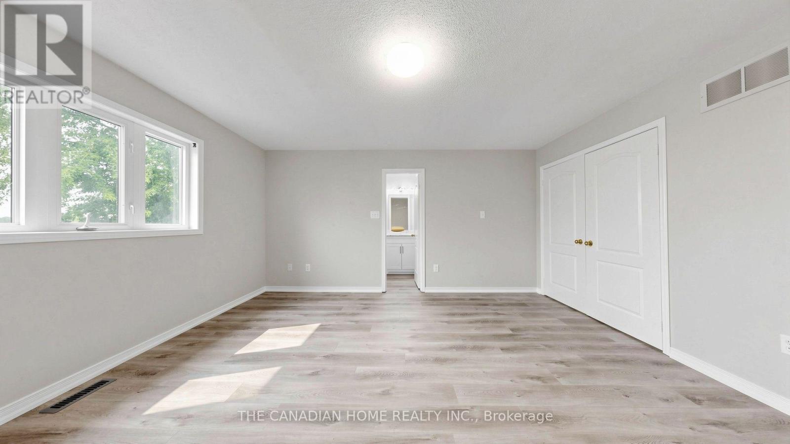 31 LAURENDALE AVENUE - 31