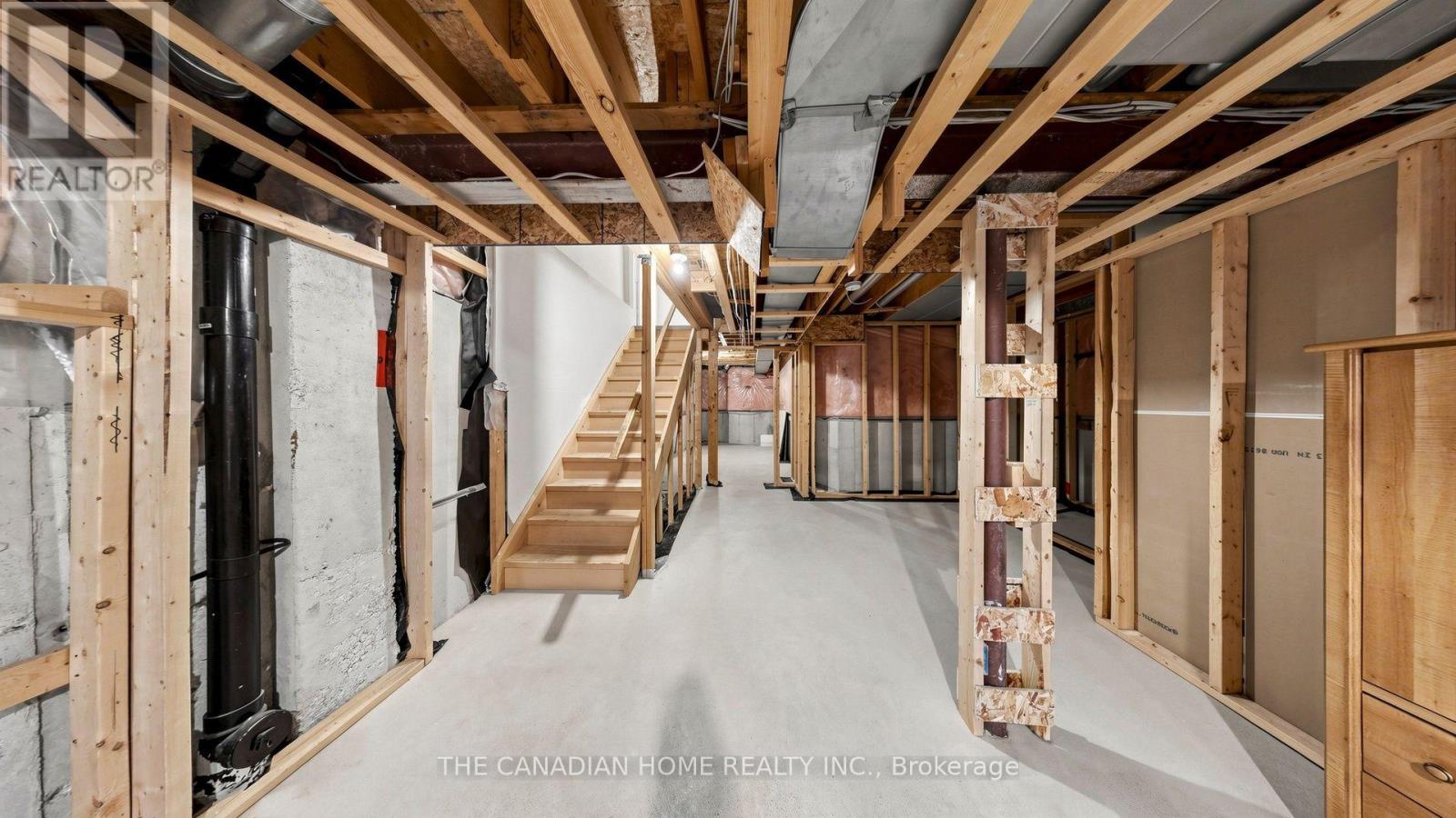 31 LAURENDALE AVENUE - 43