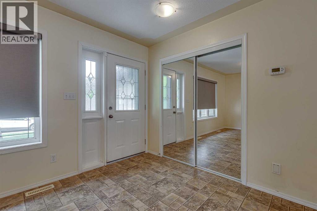 82 Ruttan Close - 4