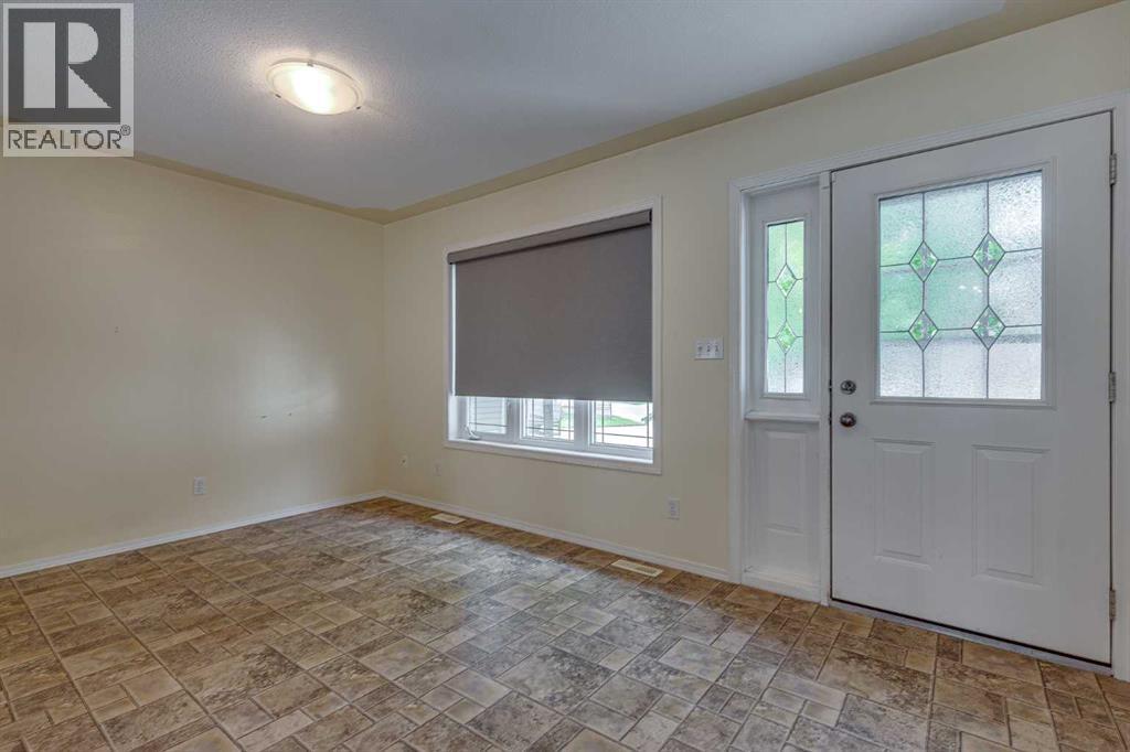 82 Ruttan Close - 5