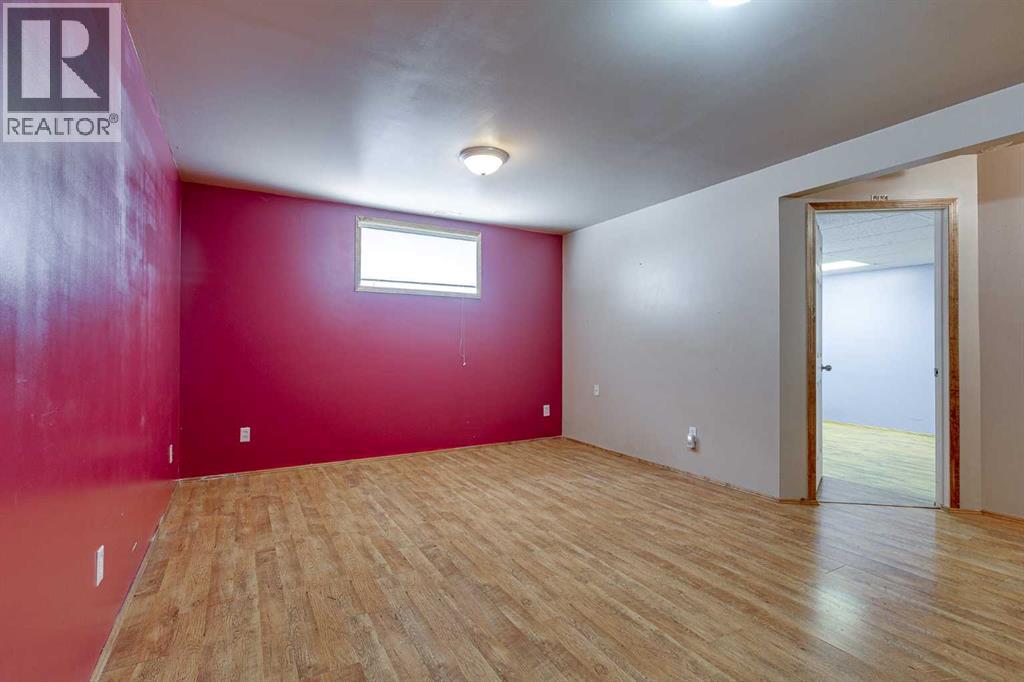 82 Ruttan Close - 32