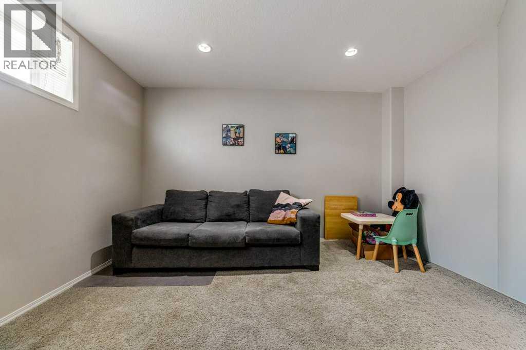 215 Grand River Boulevard W - 24