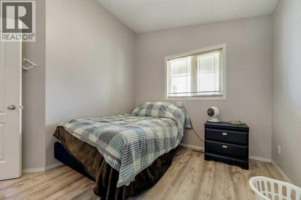 215 Grand River Boulevard W - 14