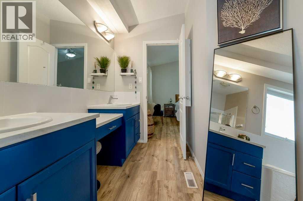 215 Grand River Boulevard W - 23