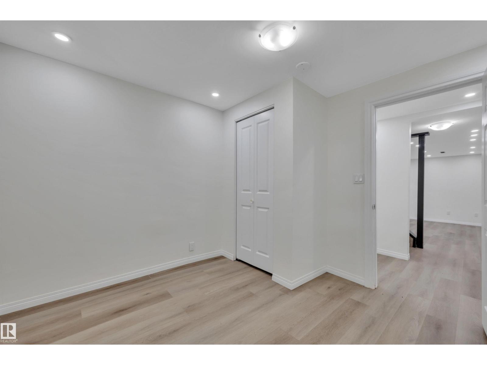 3607 53 street - 39