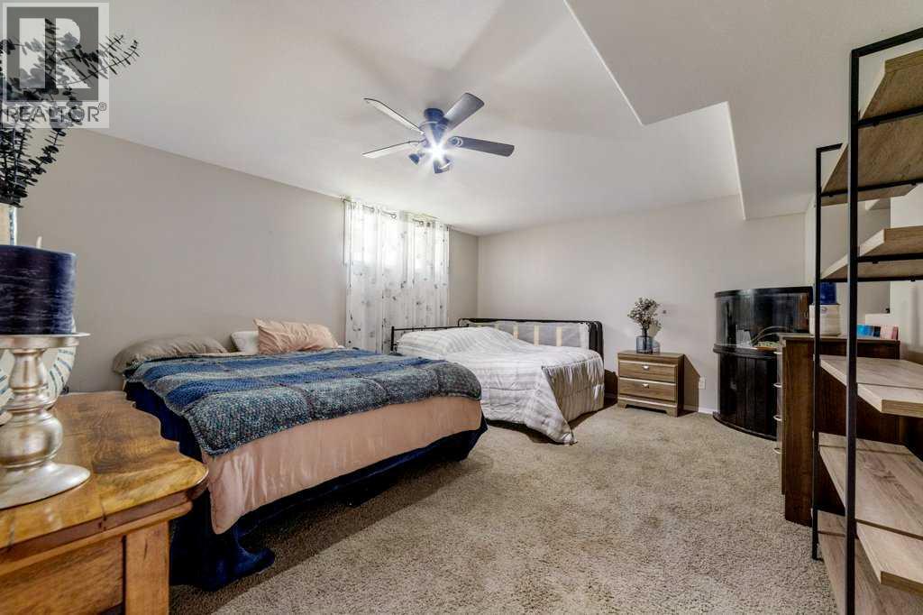 215 Grand River Boulevard W - 29