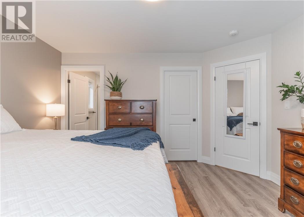 4349 Larocque Avenue - 21