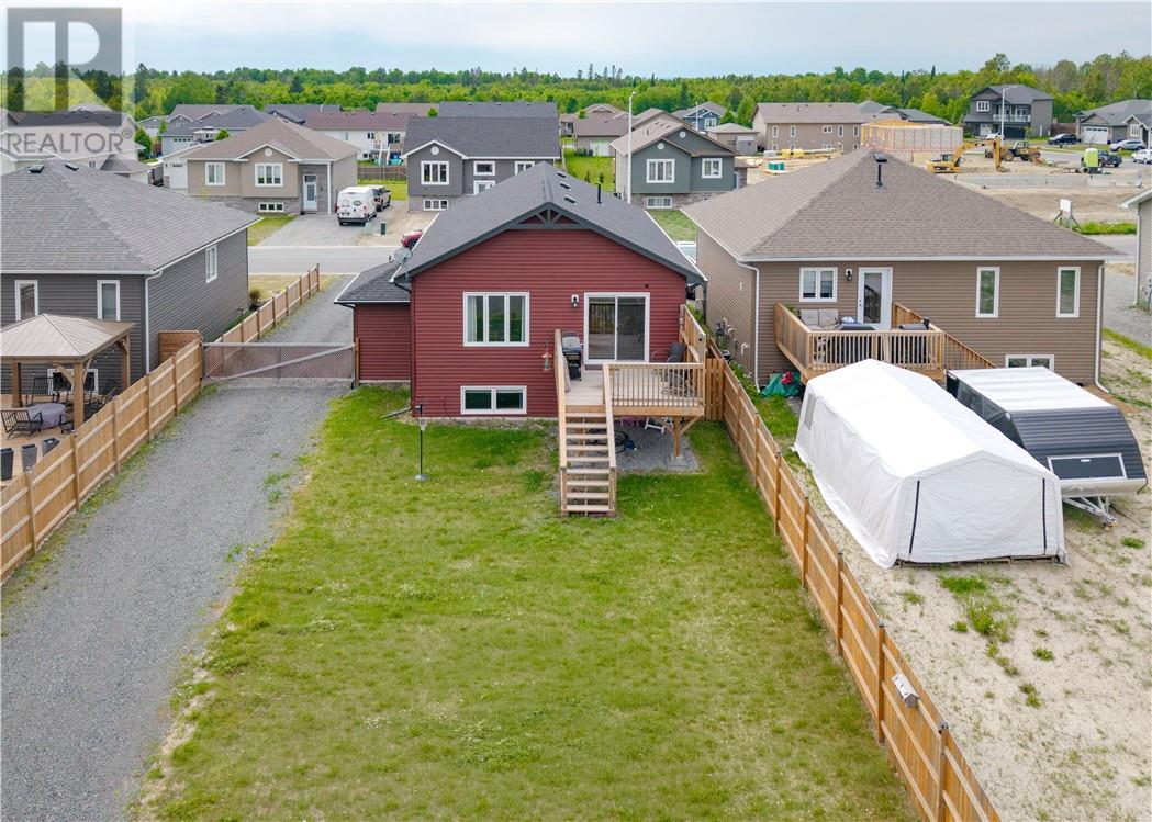 4349 Larocque Avenue - 23