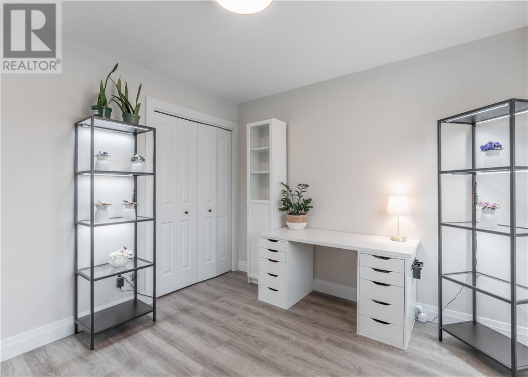 4349 Larocque Avenue - 13