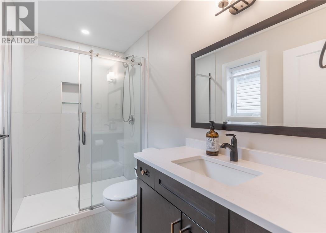 4349 Larocque Avenue - 15
