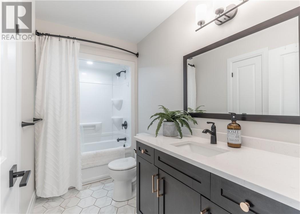 4349 Larocque Avenue - 8