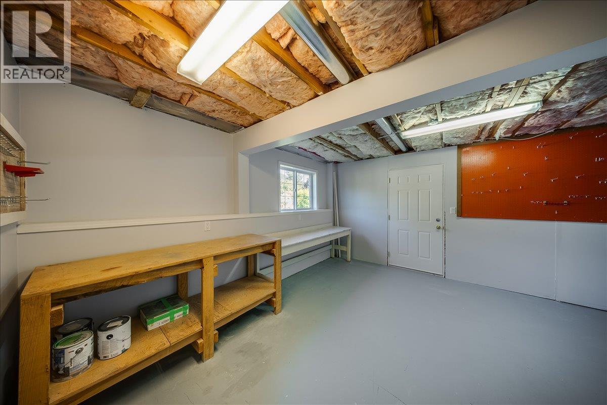 83 Kootenay Avenue S, Fruitvale