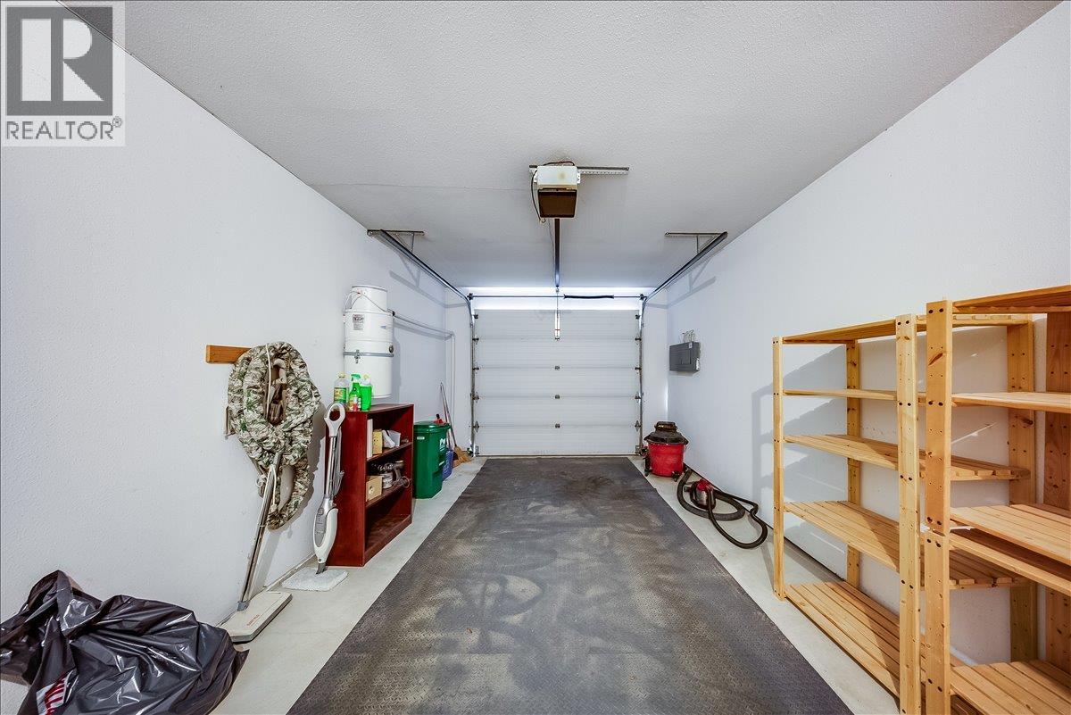 83 Kootenay Avenue S - 39