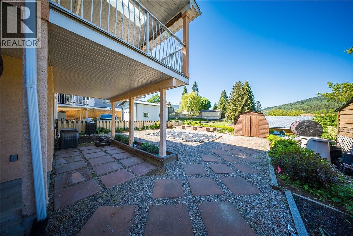 83 Kootenay Avenue S, Fruitvale