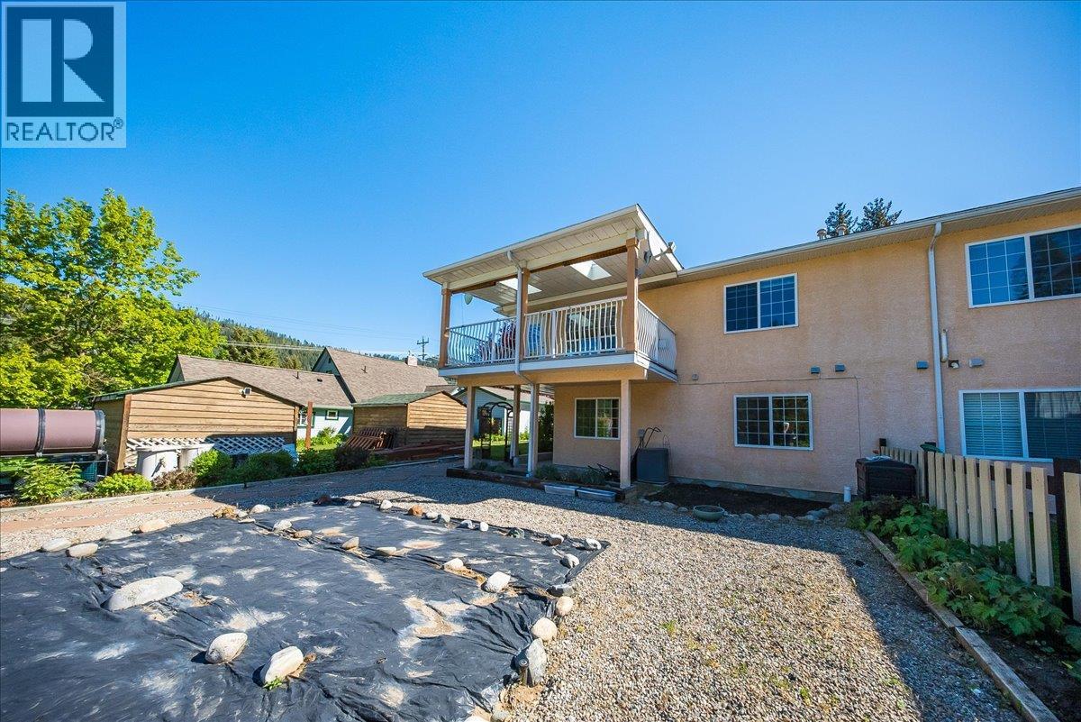 83 Kootenay Avenue S, Fruitvale