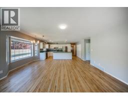 Full ensuite bathroom - 83 Kootenay Avenue S, Fruitvale, BC V0G1L0 Photo 10