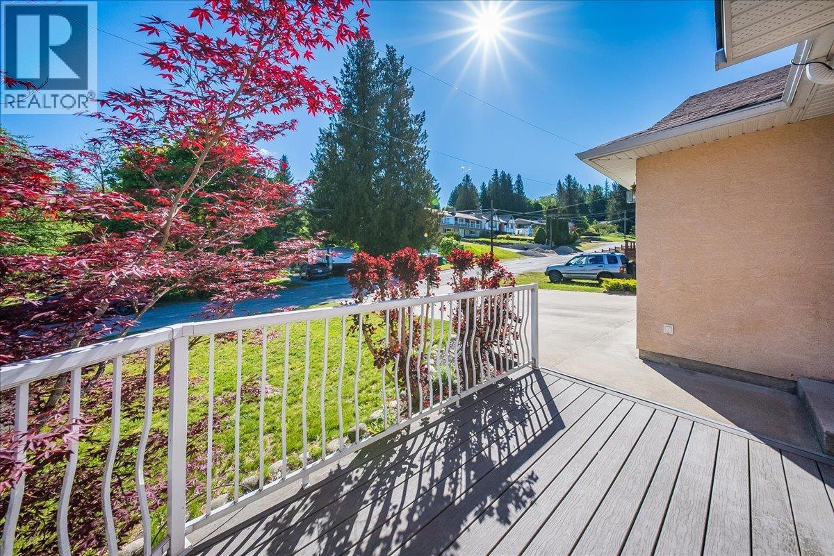 83 Kootenay Avenue S - 41