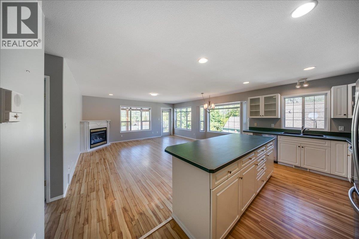 83 Kootenay Avenue S, Fruitvale