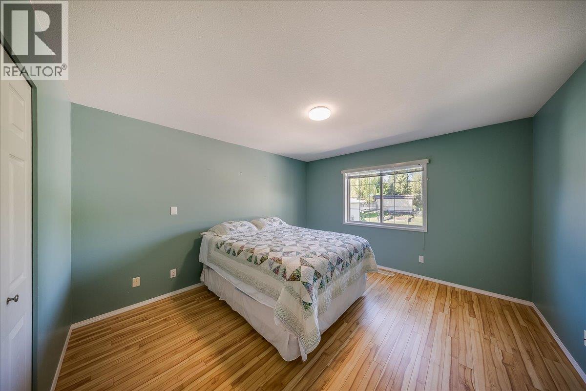 83 Kootenay Avenue S, Fruitvale