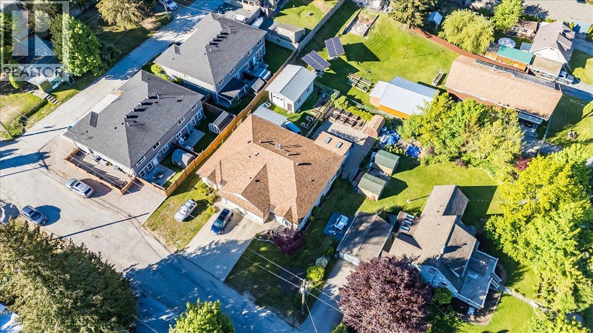 83 Kootenay Avenue S, Fruitvale