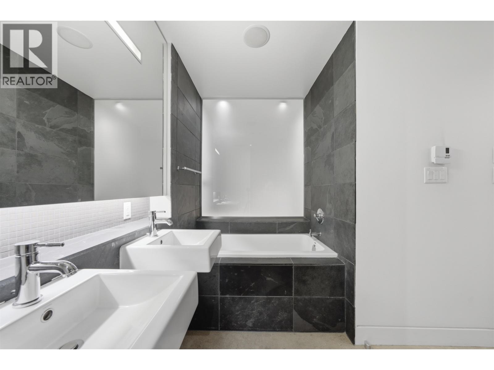 1 Bed, 1 Bath House for Sale in Vancouver – 605 53 W HASTINGS STREET, Vancouver – MLS# R3147407 - Image 11