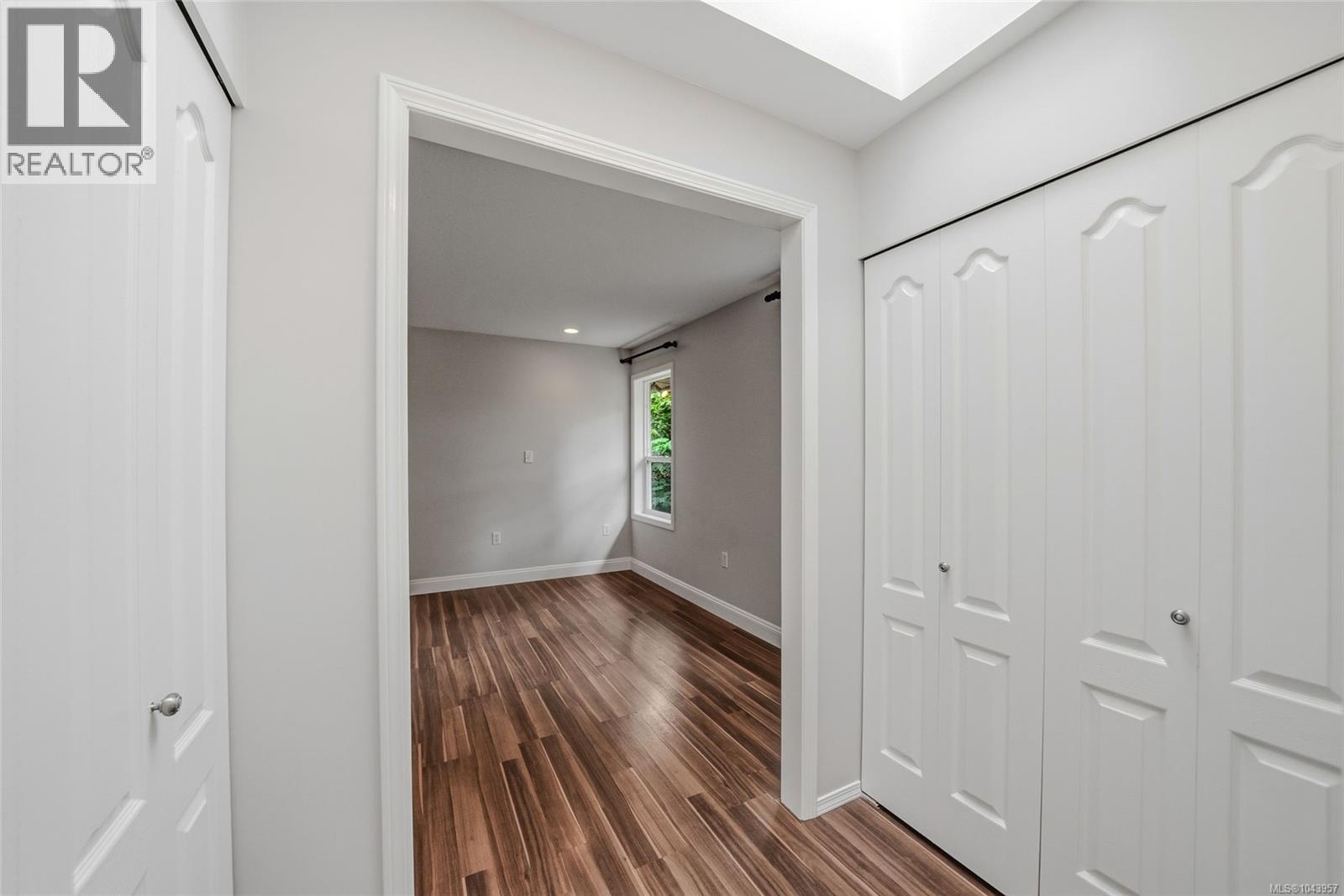 1688 Maple Bay Rd - 63
