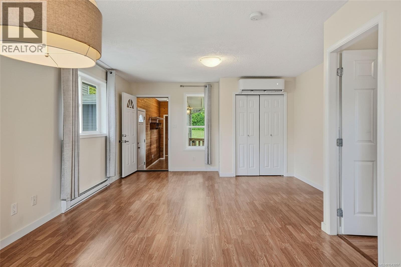 1688 Maple Bay Rd - 46