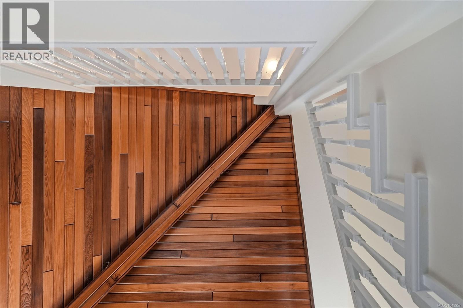 1688 Maple Bay Rd - 53