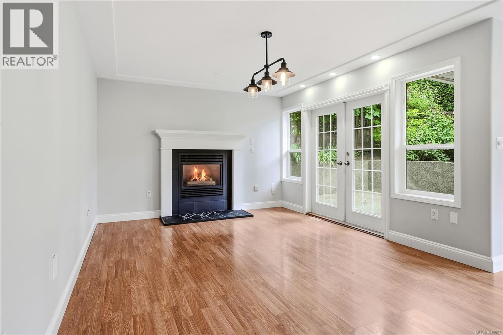 1688 Maple Bay Rd - 35