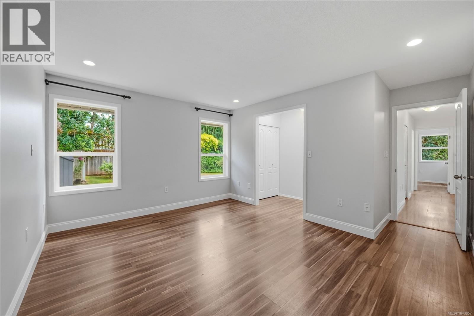 1688 Maple Bay Rd - 65