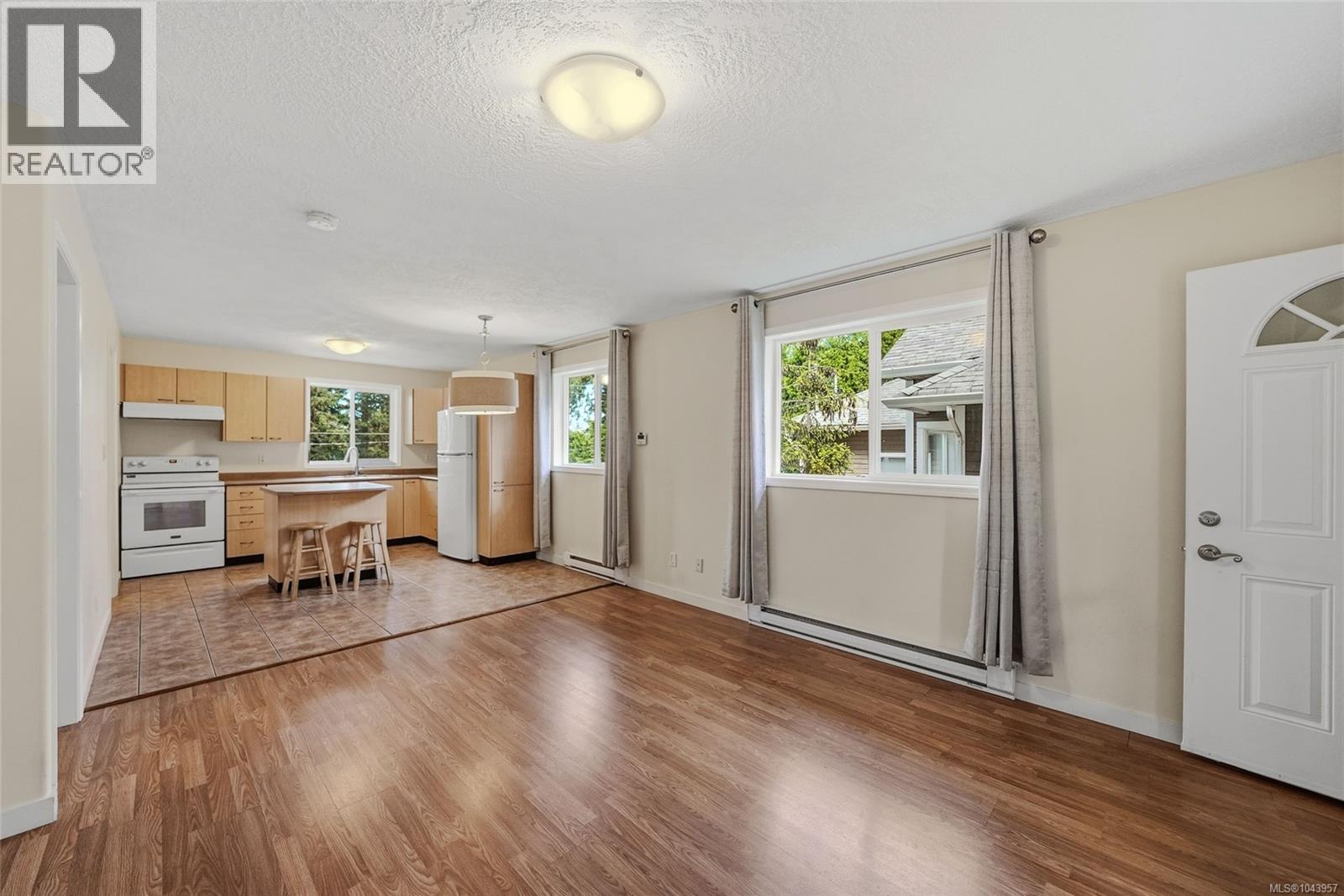 1688 Maple Bay Rd - 48