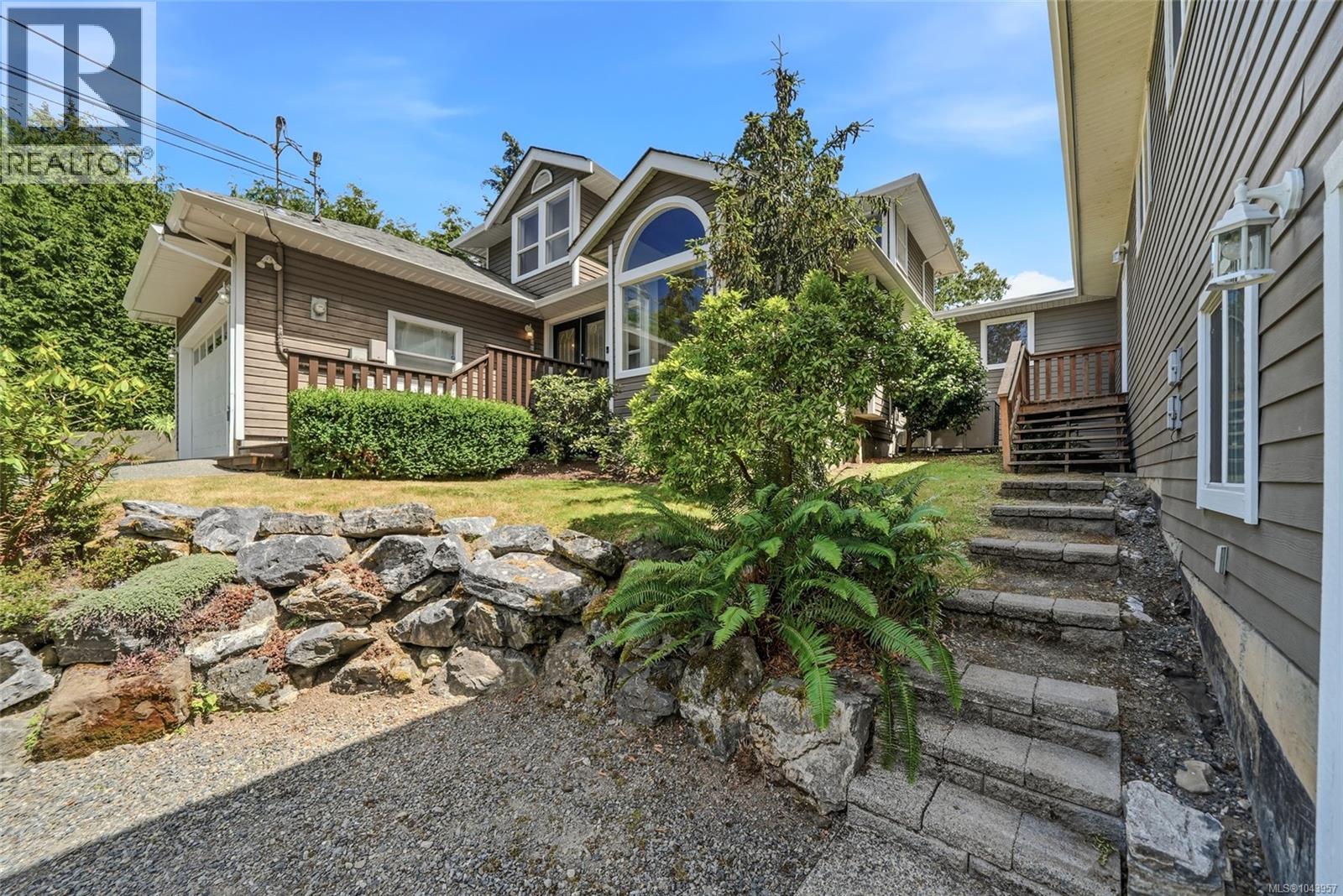 1688 Maple Bay Rd - 72