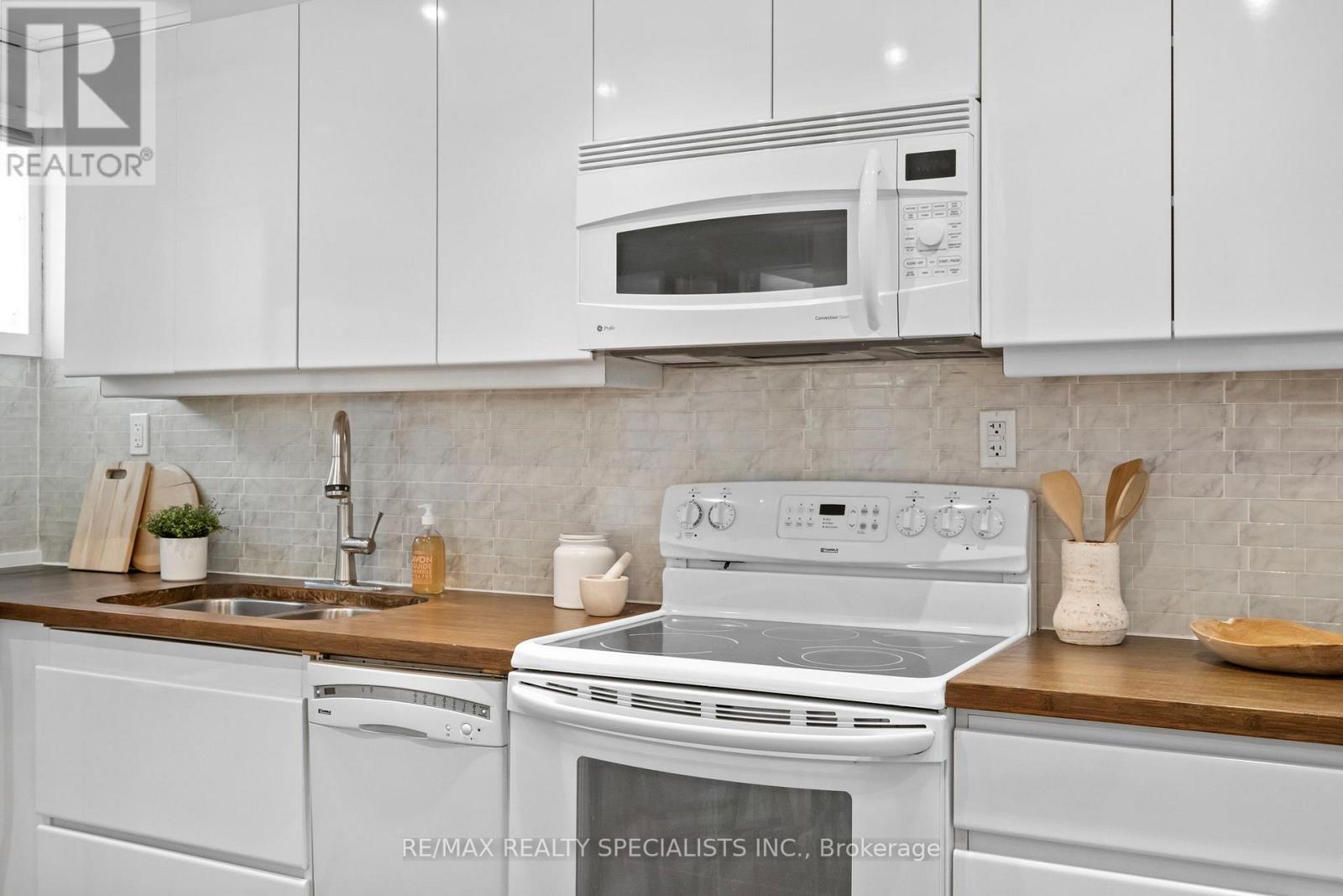 159 HILLSIDE AVENUE - 33