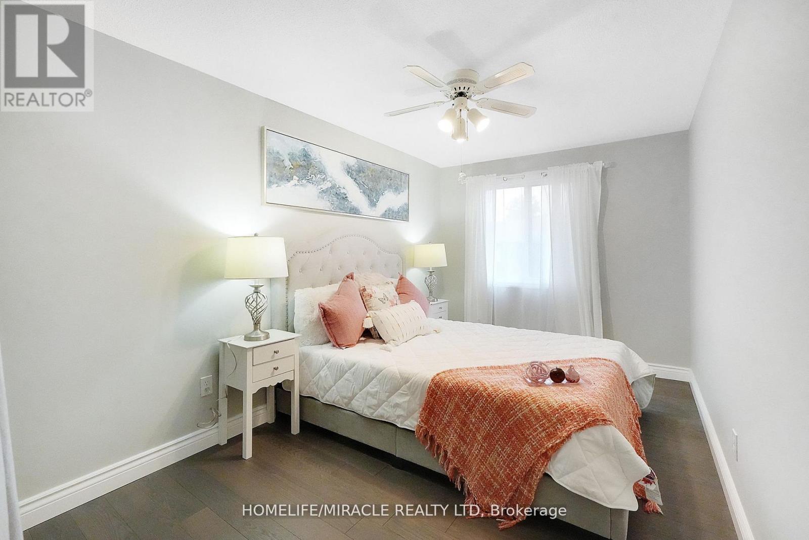 #32 4165 FIELDGATE DRIVE - 27
