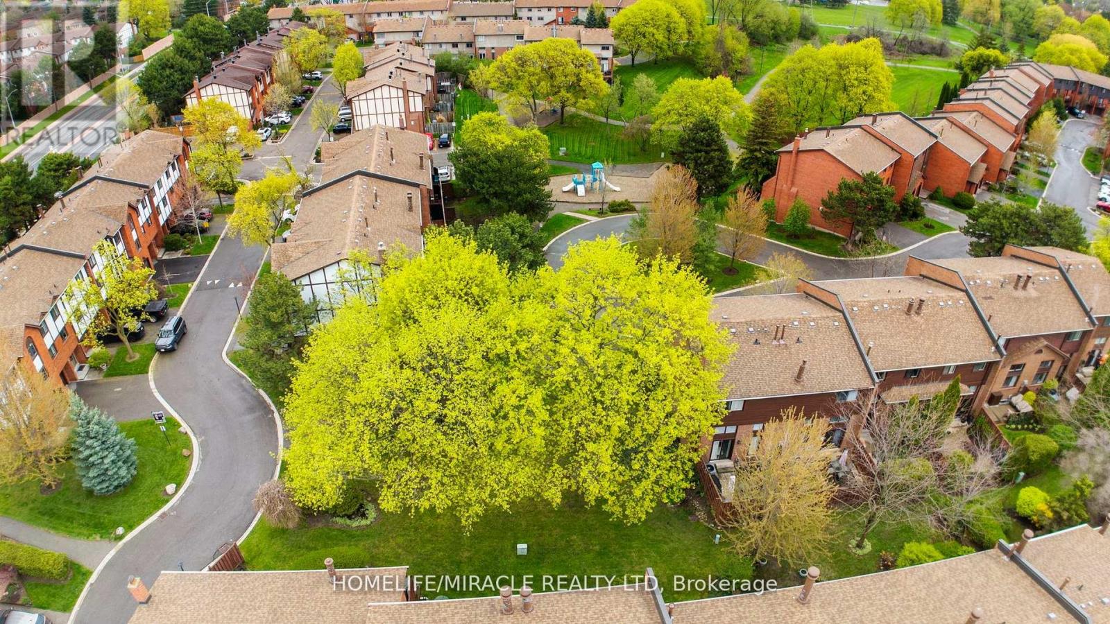 #32 4165 FIELDGATE DRIVE - 3
