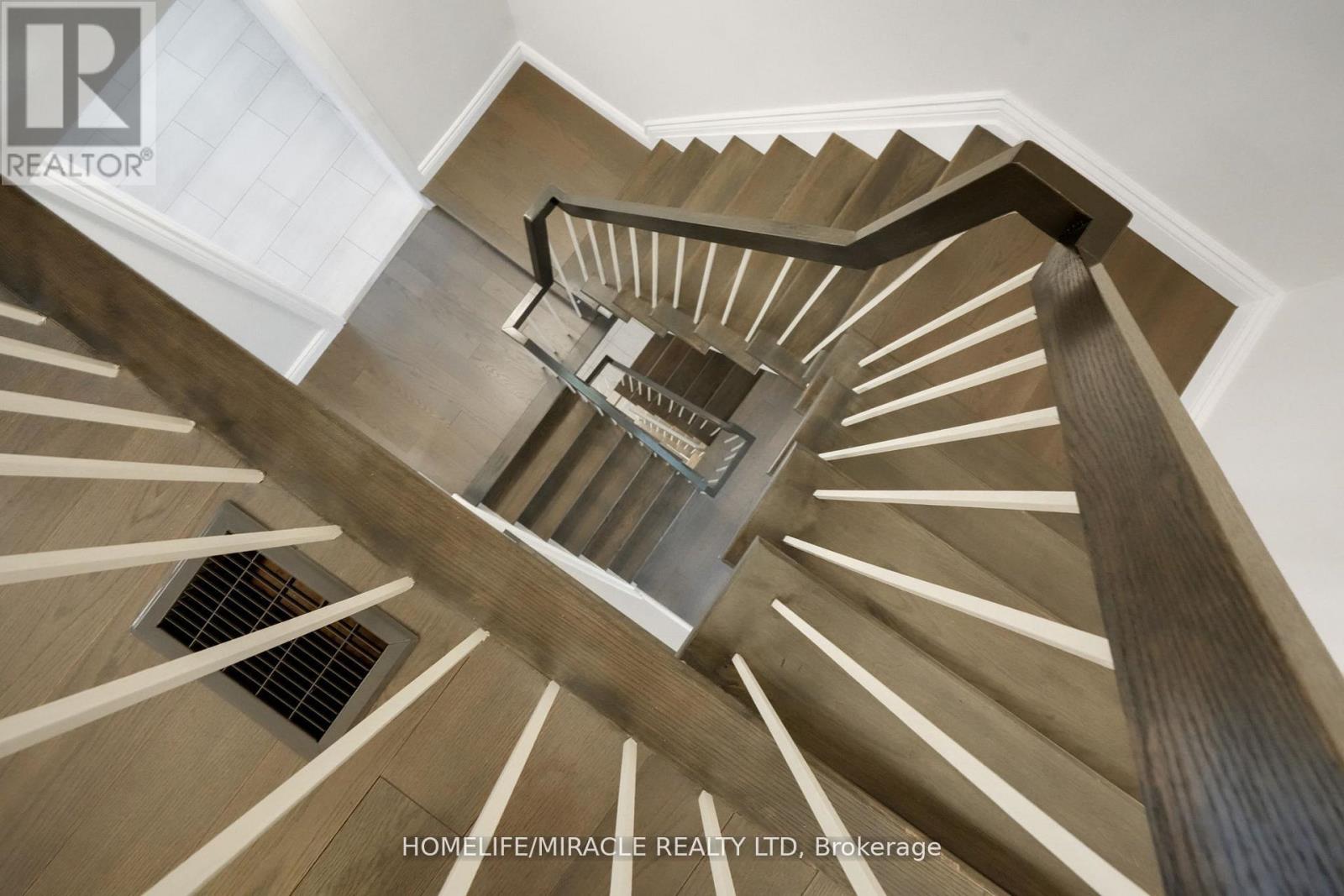 #32 4165 FIELDGATE DRIVE - 31