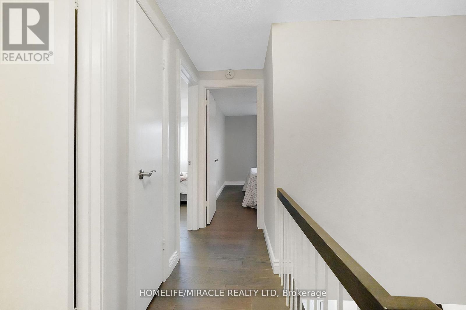 #32 4165 FIELDGATE DRIVE - 32