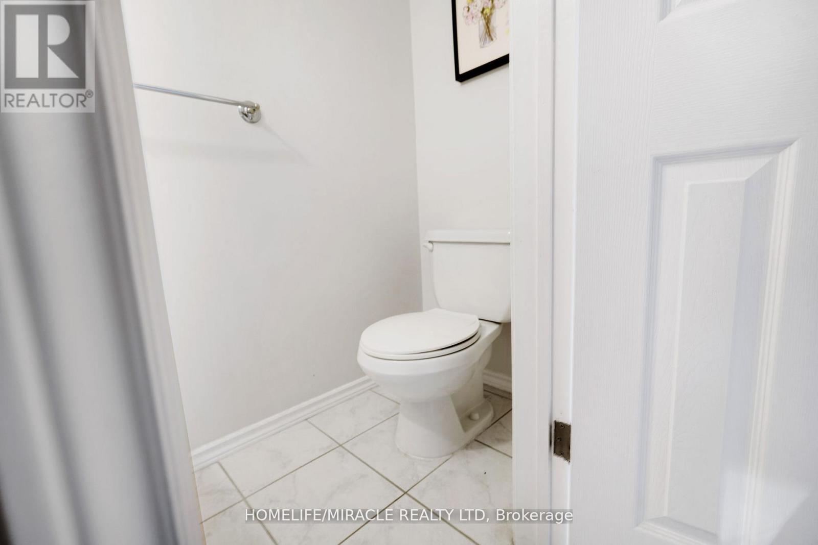 #32 4165 FIELDGATE DRIVE - 34